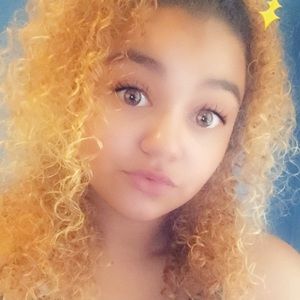 Meet your Posher, Alexia